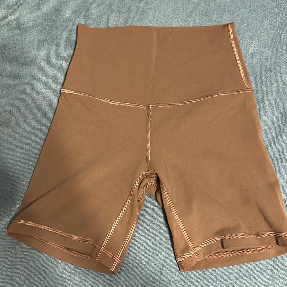 Lululemon Java align shorts size 2. 6” inseam